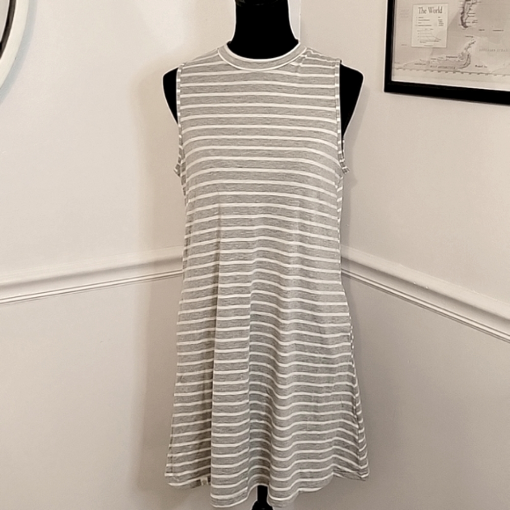 Simply Southern Sleeveless T‎ Shirt Dress Gray and White Womens Small